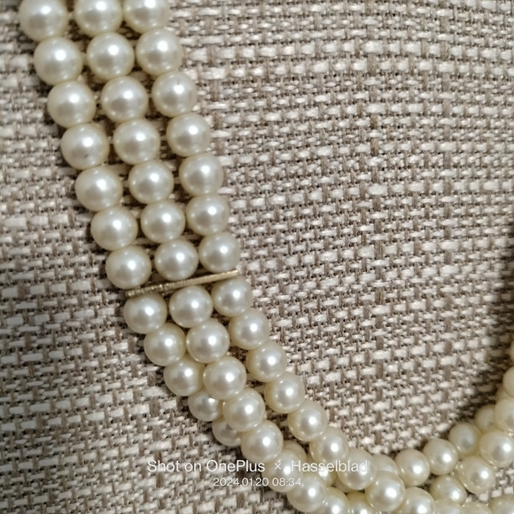 1928 Brand 3-Strand Faux Pearl Necklace w Gold Tone Metal - Picture 3 of 6